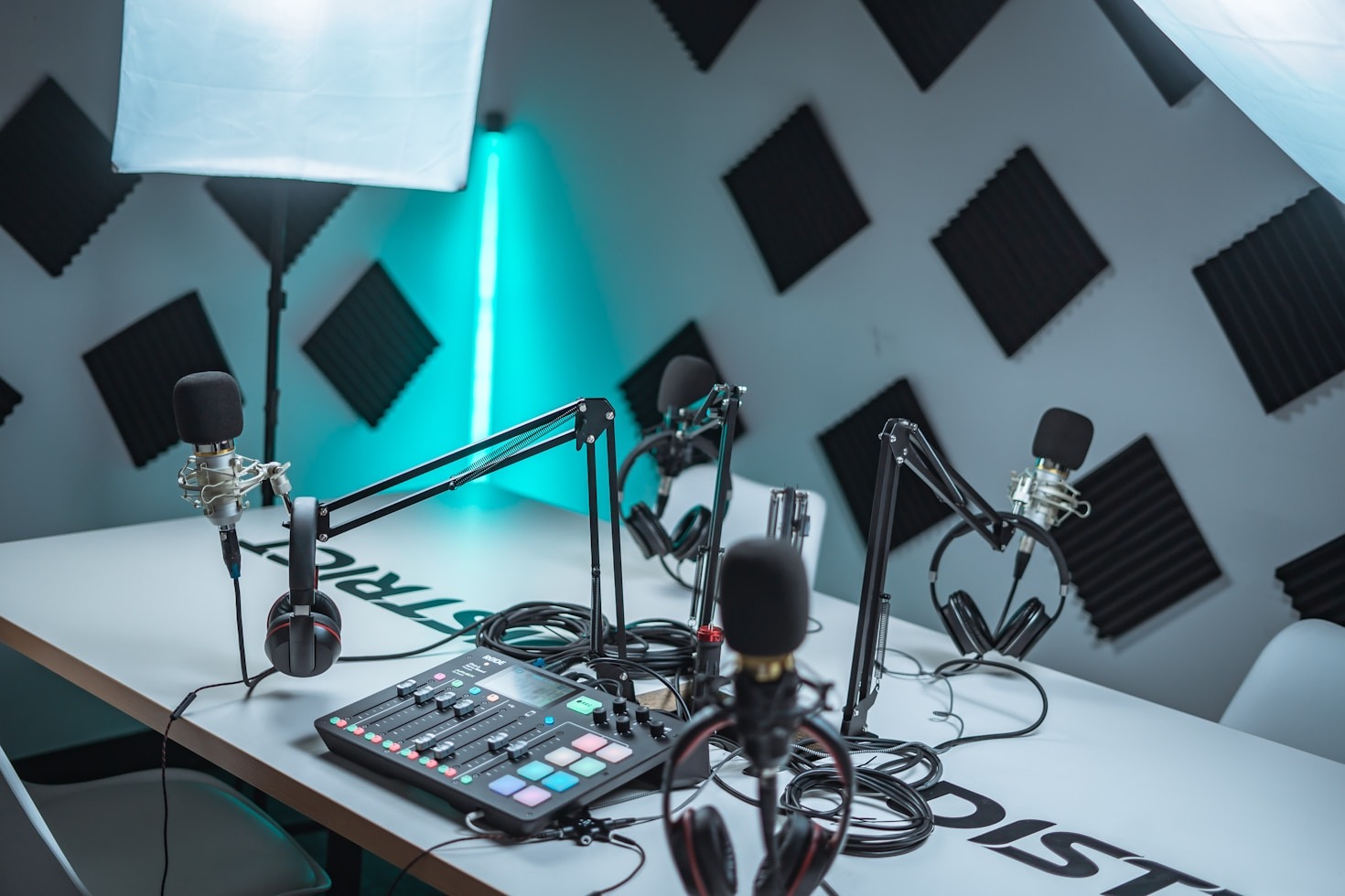 Perché la radio resta il mezzo più amato